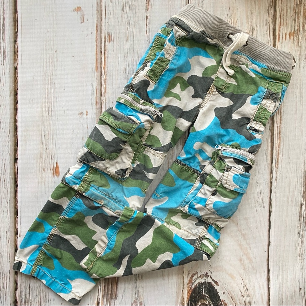 Mini Boden Blaze Zip off Pants 5T